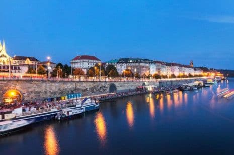 Prenájom bytu 120 m², Hartigova, Praha, Praha Prenájom bytu 120 m², Hartigova, Praha, Praha