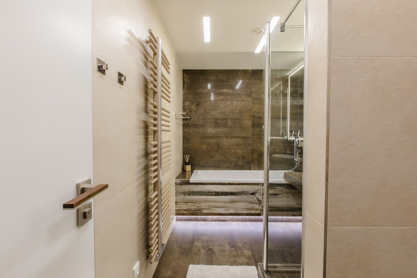 Prenájom bytu 120 m², Hartigova, Praha, Praha Prenájom bytu 120 m², Hartigova, Praha, Praha