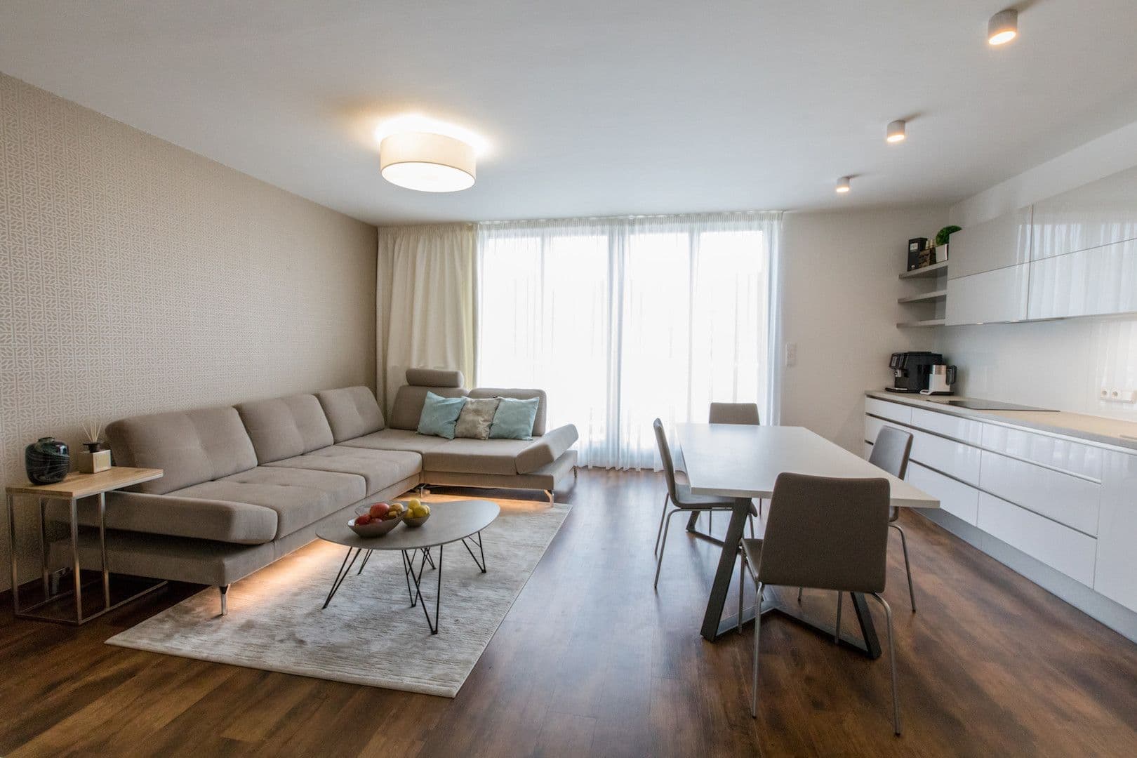 Prenájom bytu 120 m², Hartigova, Praha, Praha Prenájom bytu 120 m², Hartigova, Praha, Praha