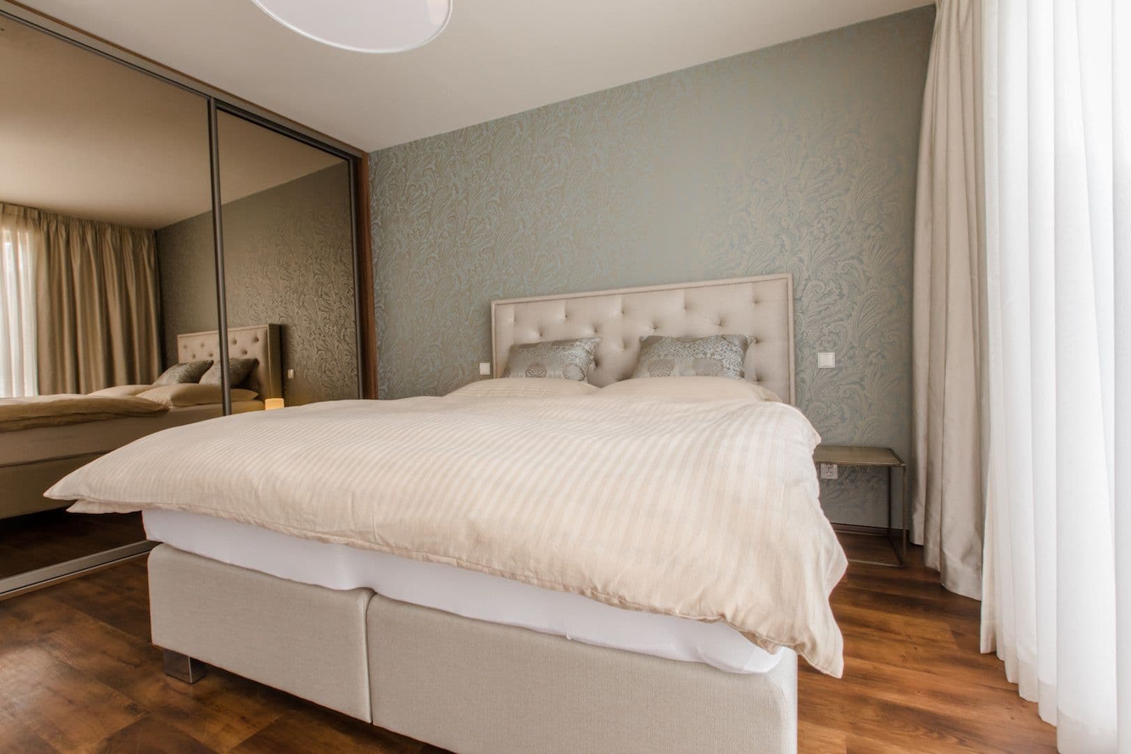 Prenájom bytu 120 m², Hartigova, Praha, Praha Prenájom bytu 120 m², Hartigova, Praha, Praha