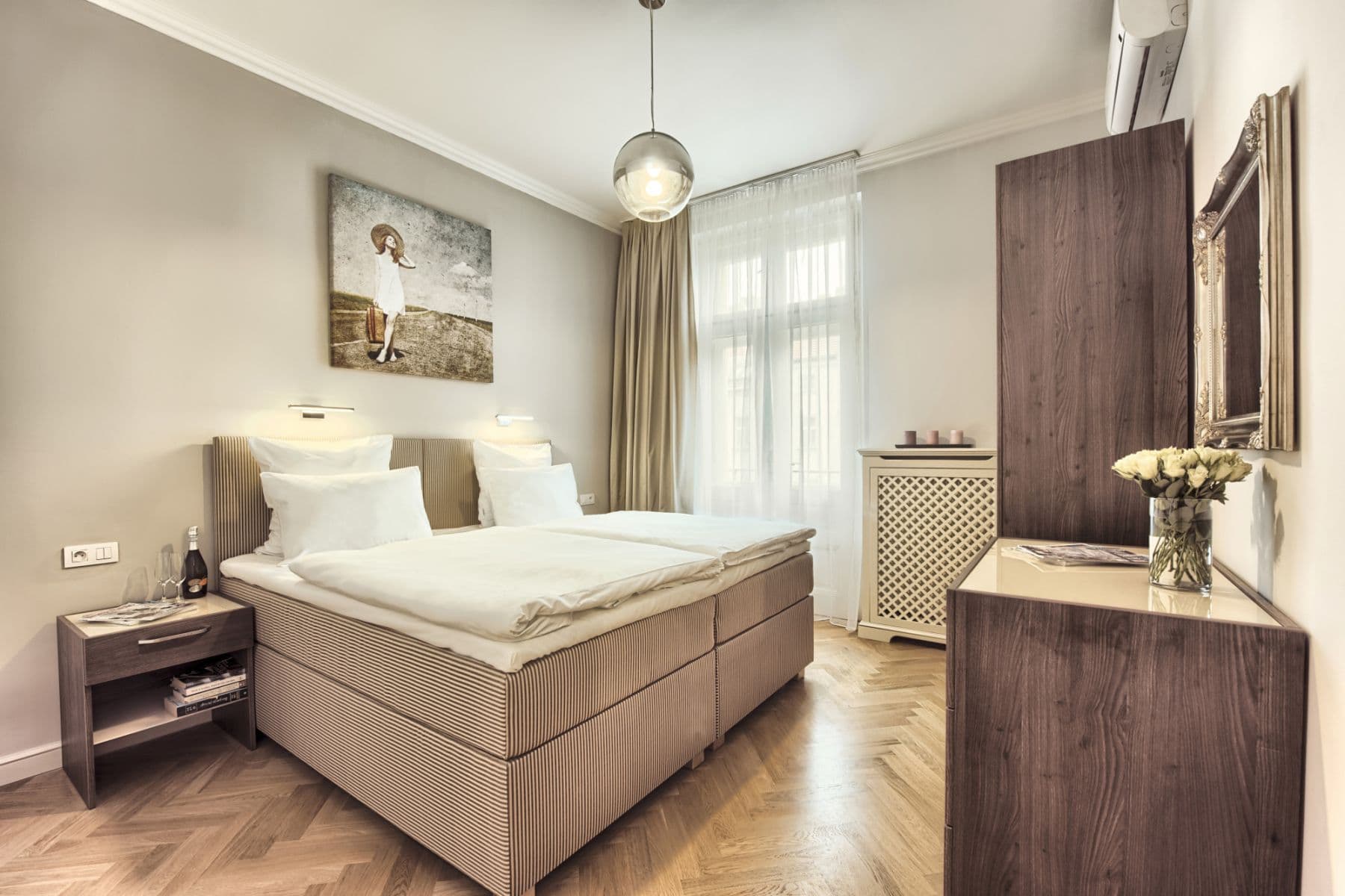 Prenájom bytu 100 m², U Milosrdných, Praha, Praha Prenájom bytu 100 m², U Milosrdných, Praha, Praha