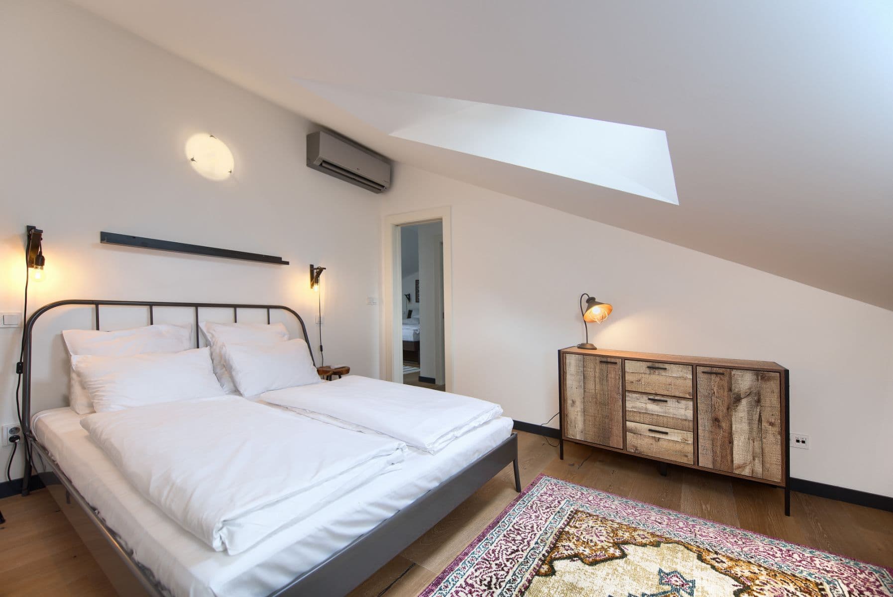 Prenájom bytu 125 m², V Kolkovně, Praha, Praha Prenájom bytu 125 m², V Kolkovně, Praha, Praha