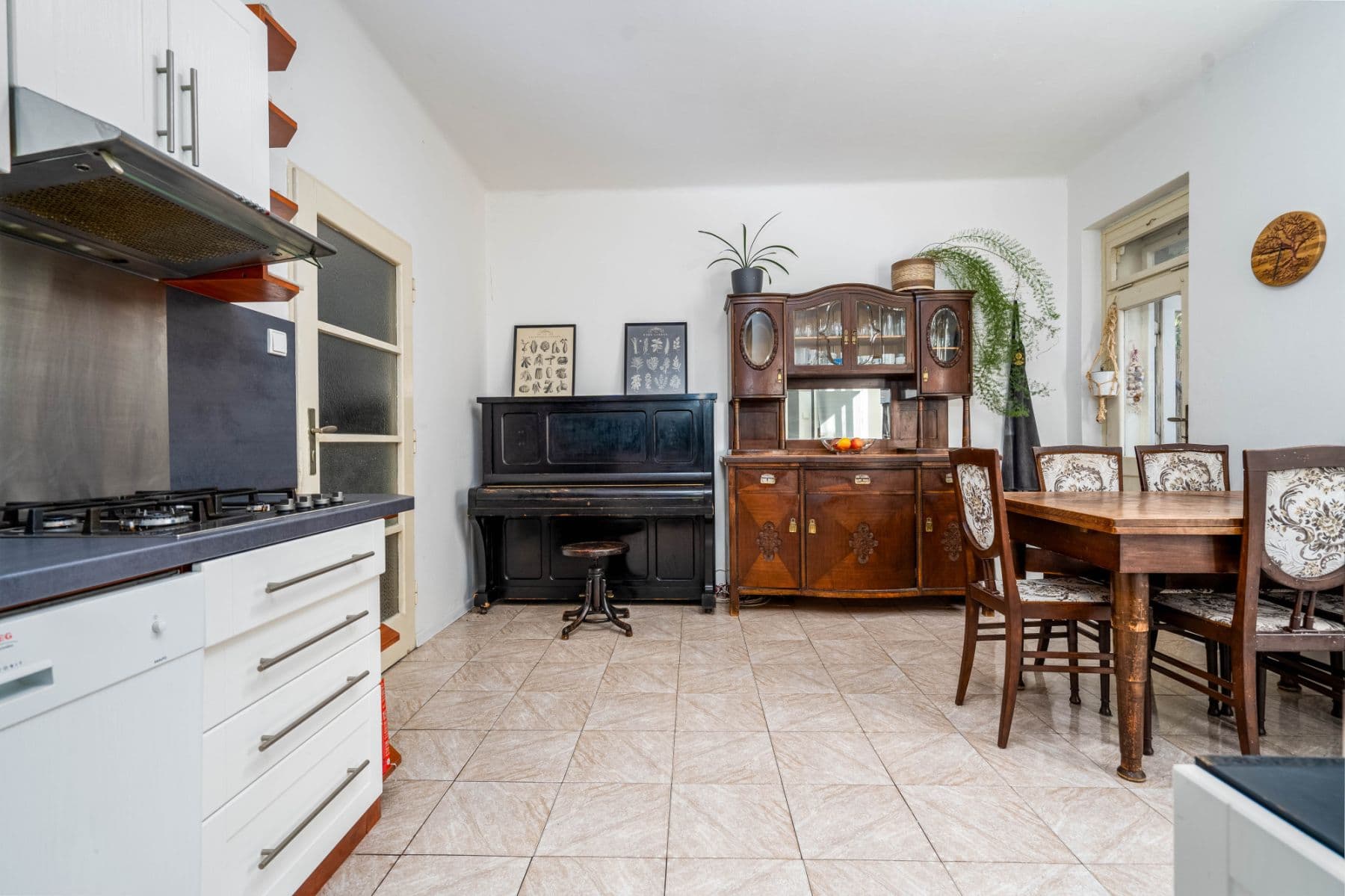 Prenájom bytu 100 m², Jiřinková, Praha, Praha Prenájom bytu 100 m², Jiřinková, Praha, Praha