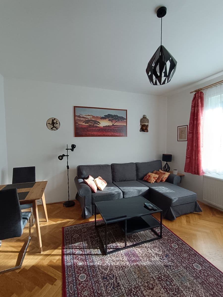 Prenájom bytu 55 m², Ostrovského, Praha, Praha Prenájom bytu 55 m², Ostrovského, Praha, Praha