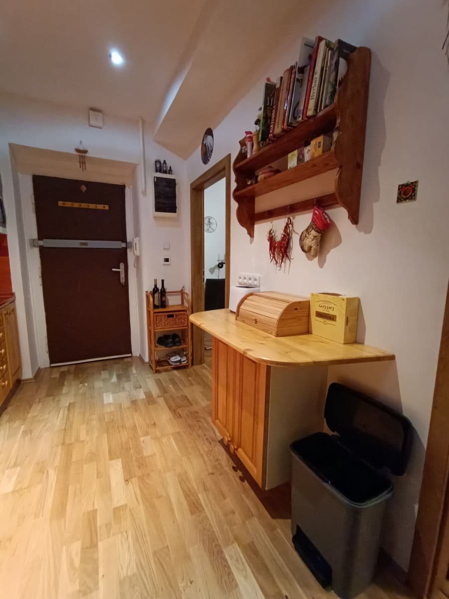 Prenájom bytu 55 m², Ostrovského, Praha, Praha Prenájom bytu 55 m², Ostrovského, Praha, Praha