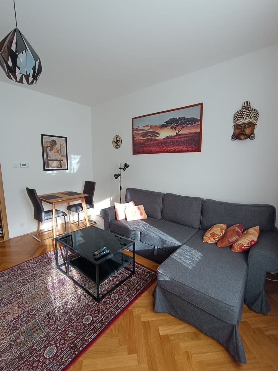 Prenájom bytu 55 m², Ostrovského, Praha, Praha Prenájom bytu 55 m², Ostrovského, Praha, Praha