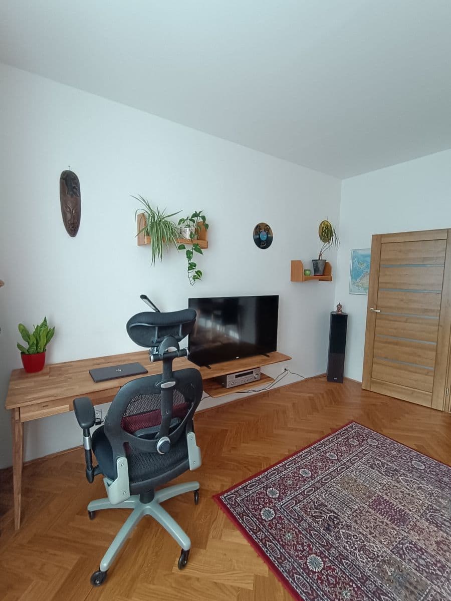 Prenájom bytu 55 m², Ostrovského, Praha, Praha Prenájom bytu 55 m², Ostrovského, Praha, Praha