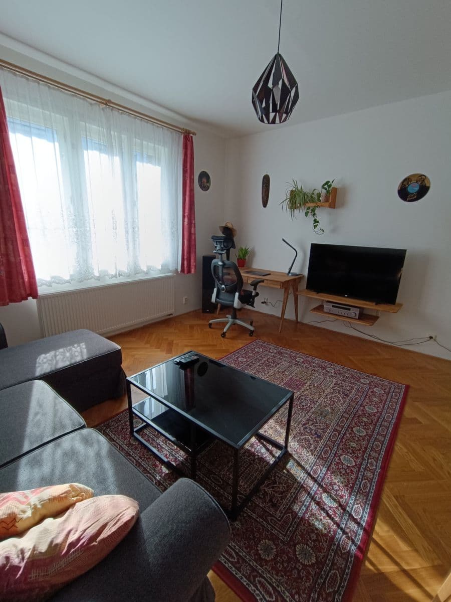 Prenájom bytu 55 m², Ostrovského, Praha, Praha Prenájom bytu 55 m², Ostrovského, Praha, Praha