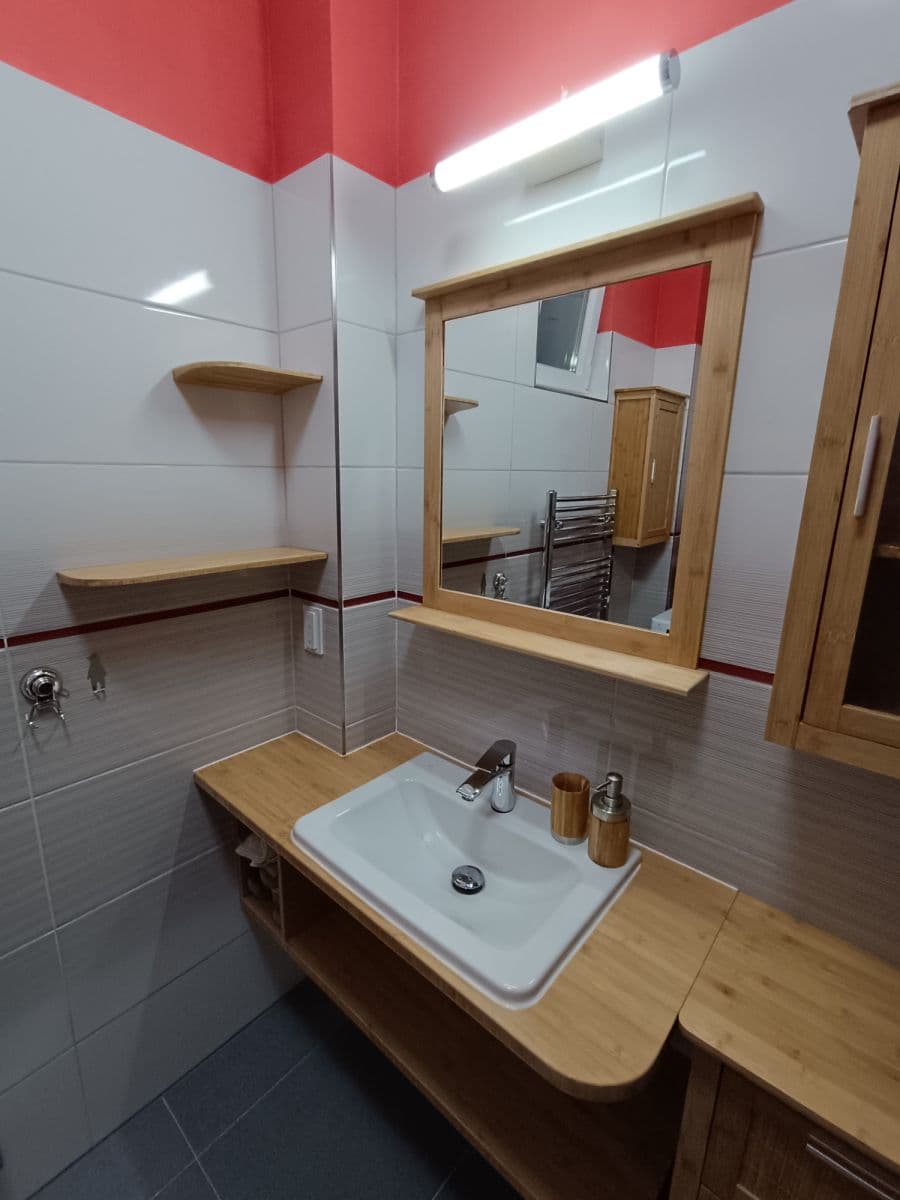 Prenájom bytu 55 m², Ostrovského, Praha, Praha Prenájom bytu 55 m², Ostrovského, Praha, Praha