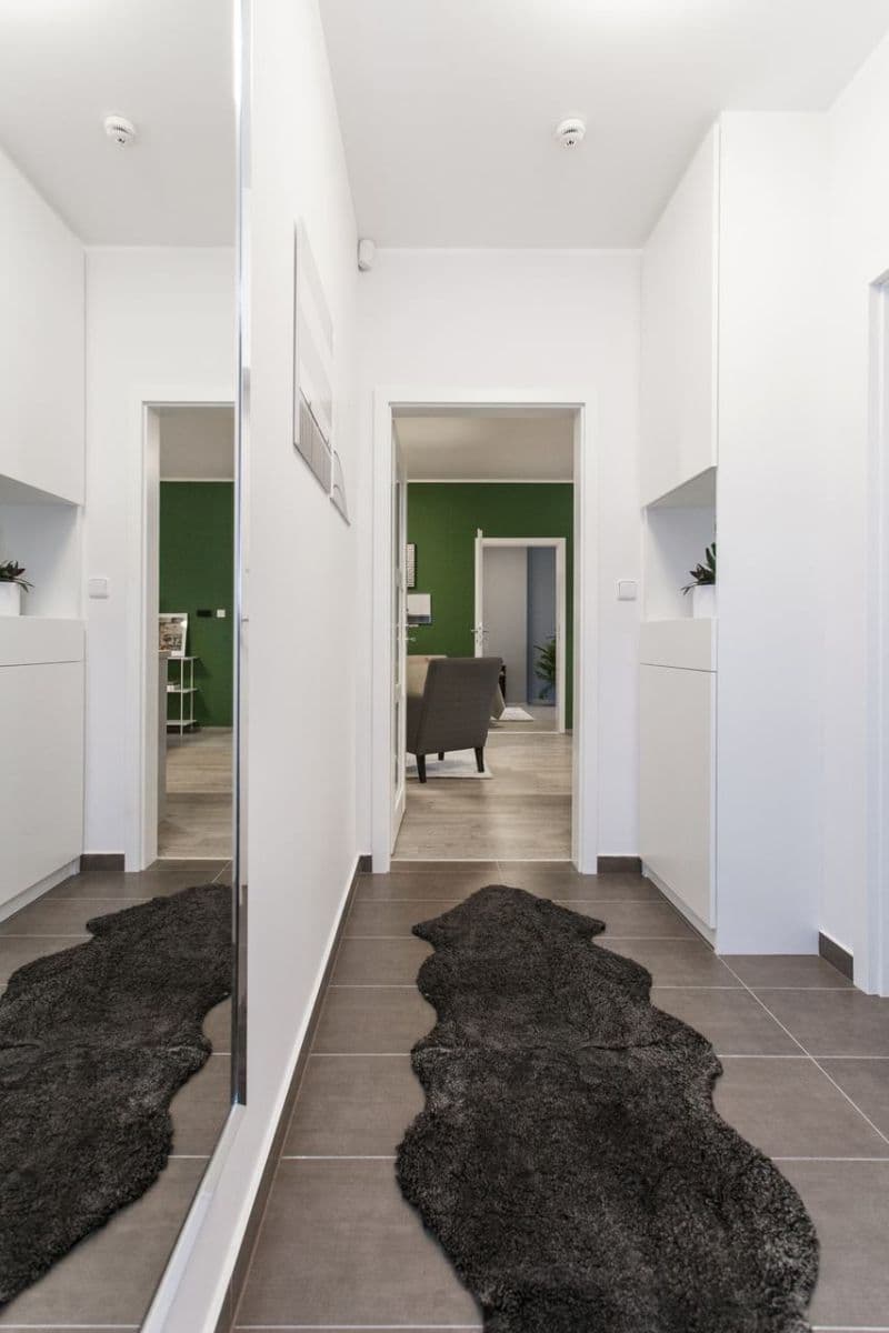 Prenájom bytu 53 m², Drahobejlova, Praha, Praha Prenájom bytu 53 m², Drahobejlova, Praha, Praha