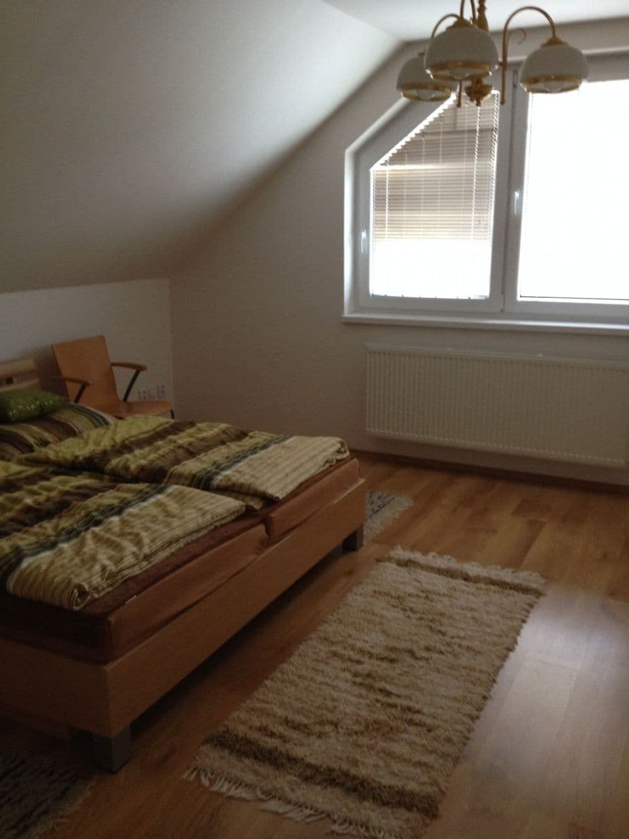 Prenájom bytu 800 m², Komjatná, Komjatná, Žilinský kraj Prenájom bytu 800 m², Komjatná, Komjatná, Žilinský kraj