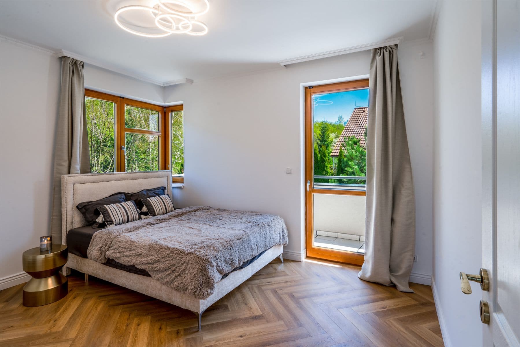 Prenájom bytu 250 m², Pod Valem II., Průhonice, Středočeský kraj Prenájom bytu 250 m², Pod Valem II., Průhonice, Středočeský kraj