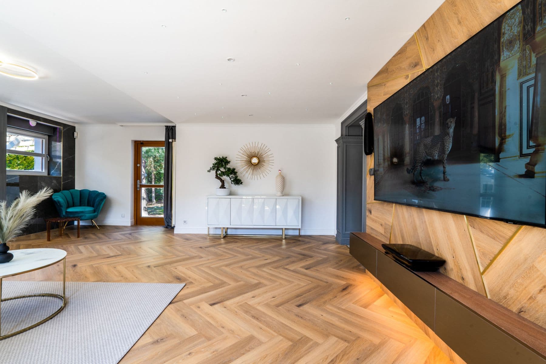 Prenájom bytu 250 m², Pod Valem II., Průhonice, Středočeský kraj Prenájom bytu 250 m², Pod Valem II., Průhonice, Středočeský kraj