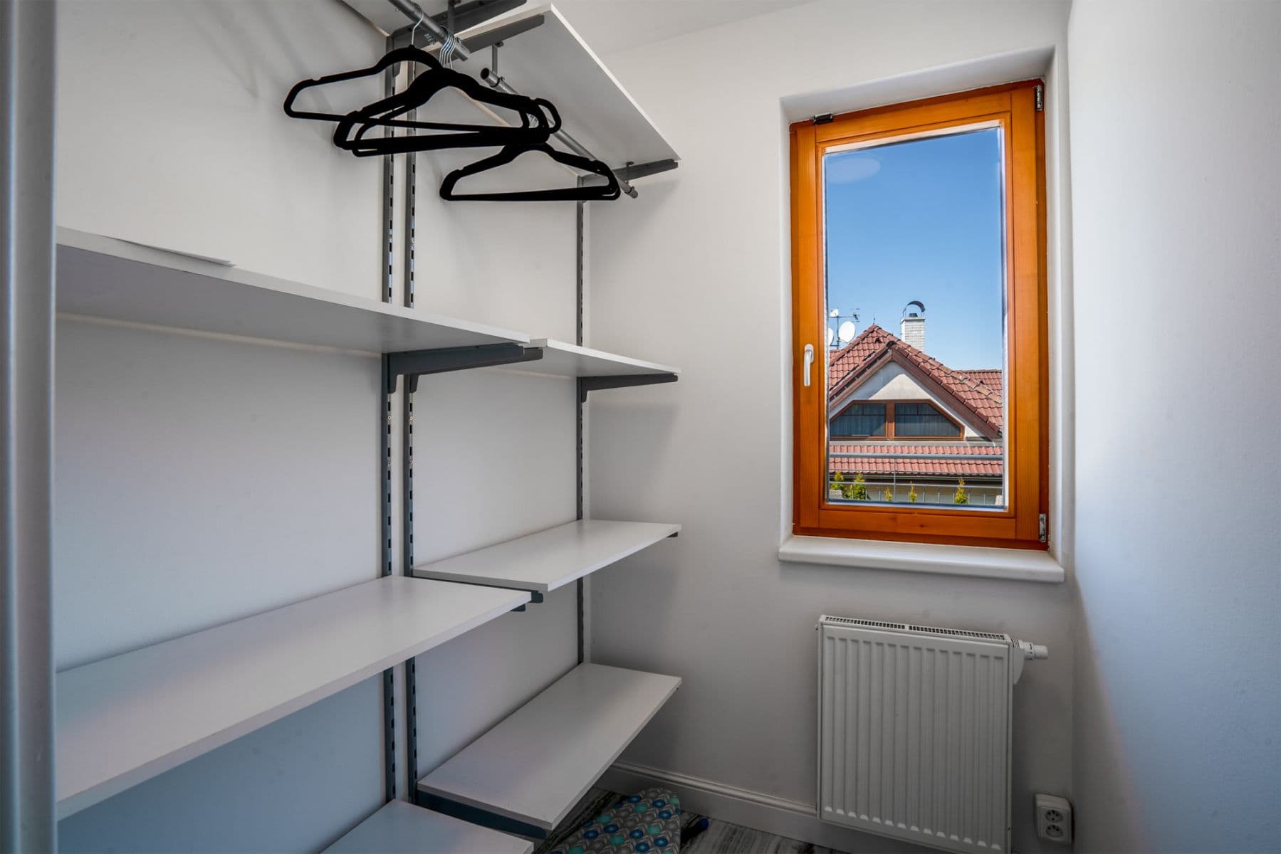 Prenájom bytu 250 m², Pod Valem II., Průhonice, Středočeský kraj Prenájom bytu 250 m², Pod Valem II., Průhonice, Středočeský kraj