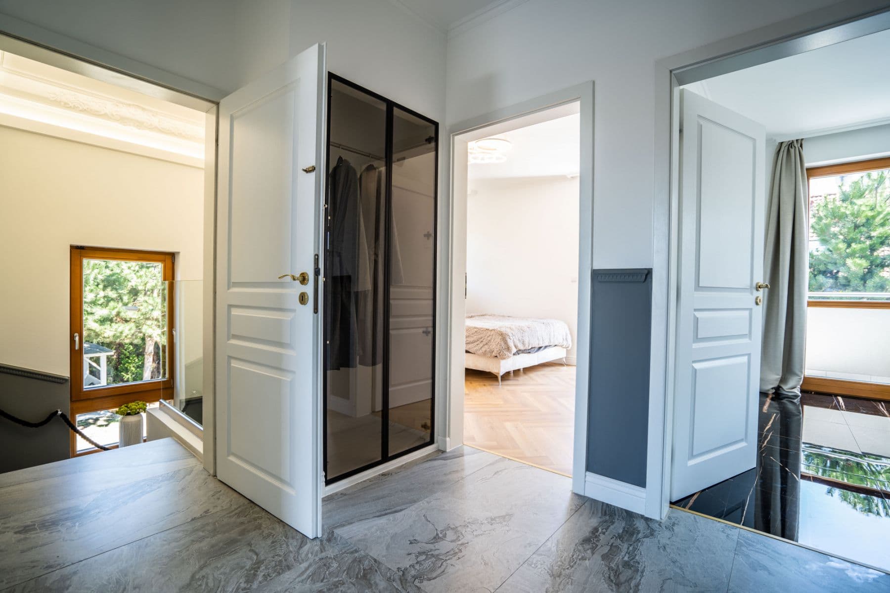 Prenájom bytu 250 m², Pod Valem II., Průhonice, Středočeský kraj Prenájom bytu 250 m², Pod Valem II., Průhonice, Středočeský kraj