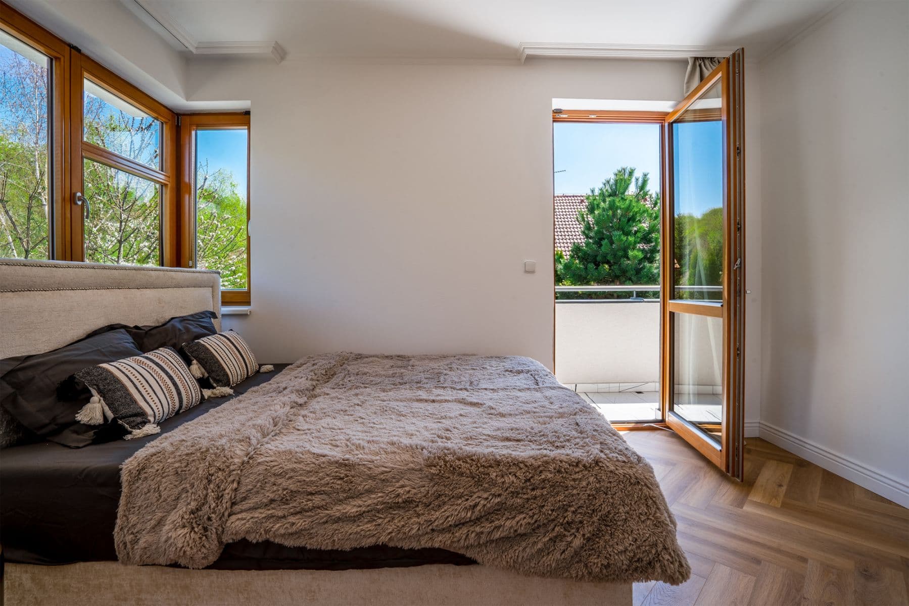 Prenájom bytu 250 m², Pod Valem II., Průhonice, Středočeský kraj Prenájom bytu 250 m², Pod Valem II., Průhonice, Středočeský kraj