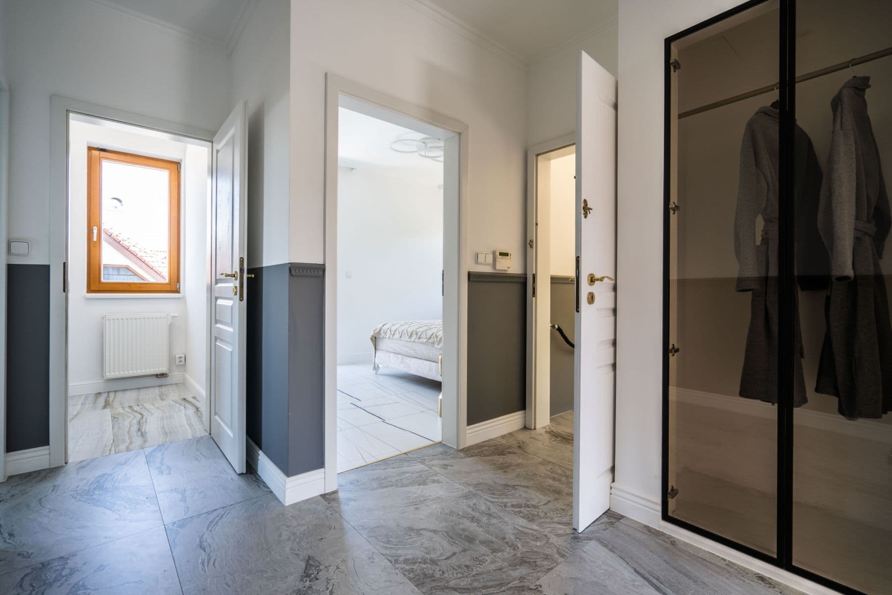 Prenájom bytu 250 m², Pod Valem II., Průhonice, Středočeský kraj Prenájom bytu 250 m², Pod Valem II., Průhonice, Středočeský kraj