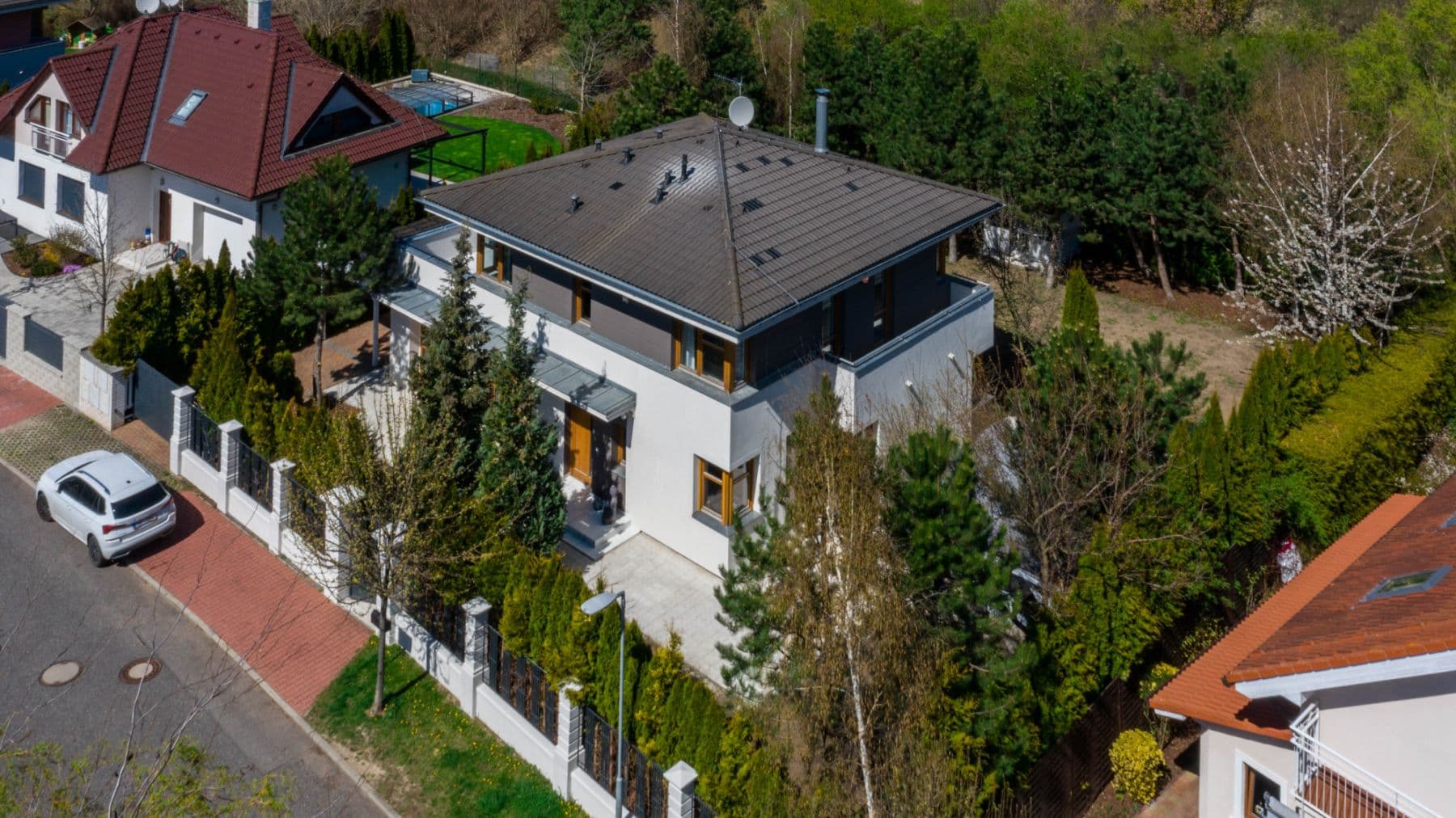 Prenájom bytu 250 m², Pod Valem II., Průhonice, Středočeský kraj Prenájom bytu 250 m², Pod Valem II., Průhonice, Středočeský kraj