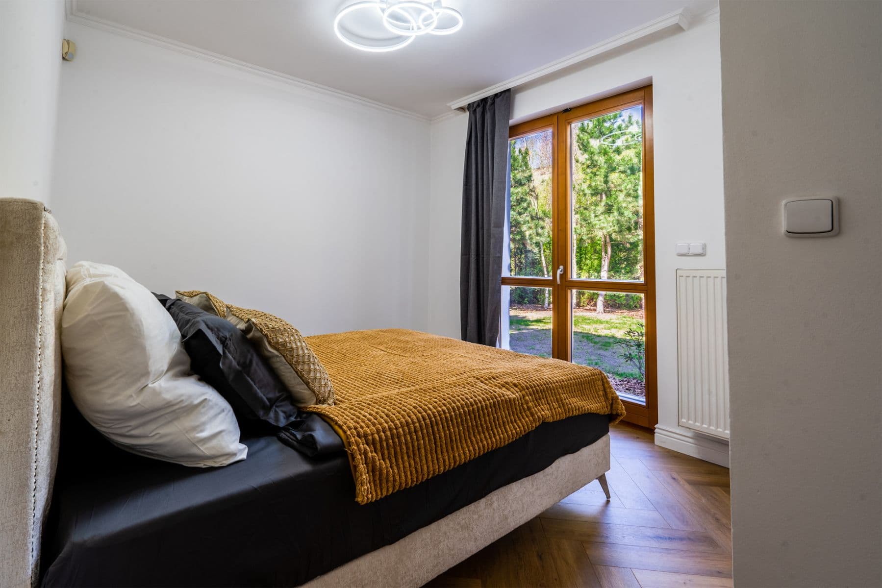 Prenájom bytu 250 m², Pod Valem II., Průhonice, Středočeský kraj Prenájom bytu 250 m², Pod Valem II., Průhonice, Středočeský kraj