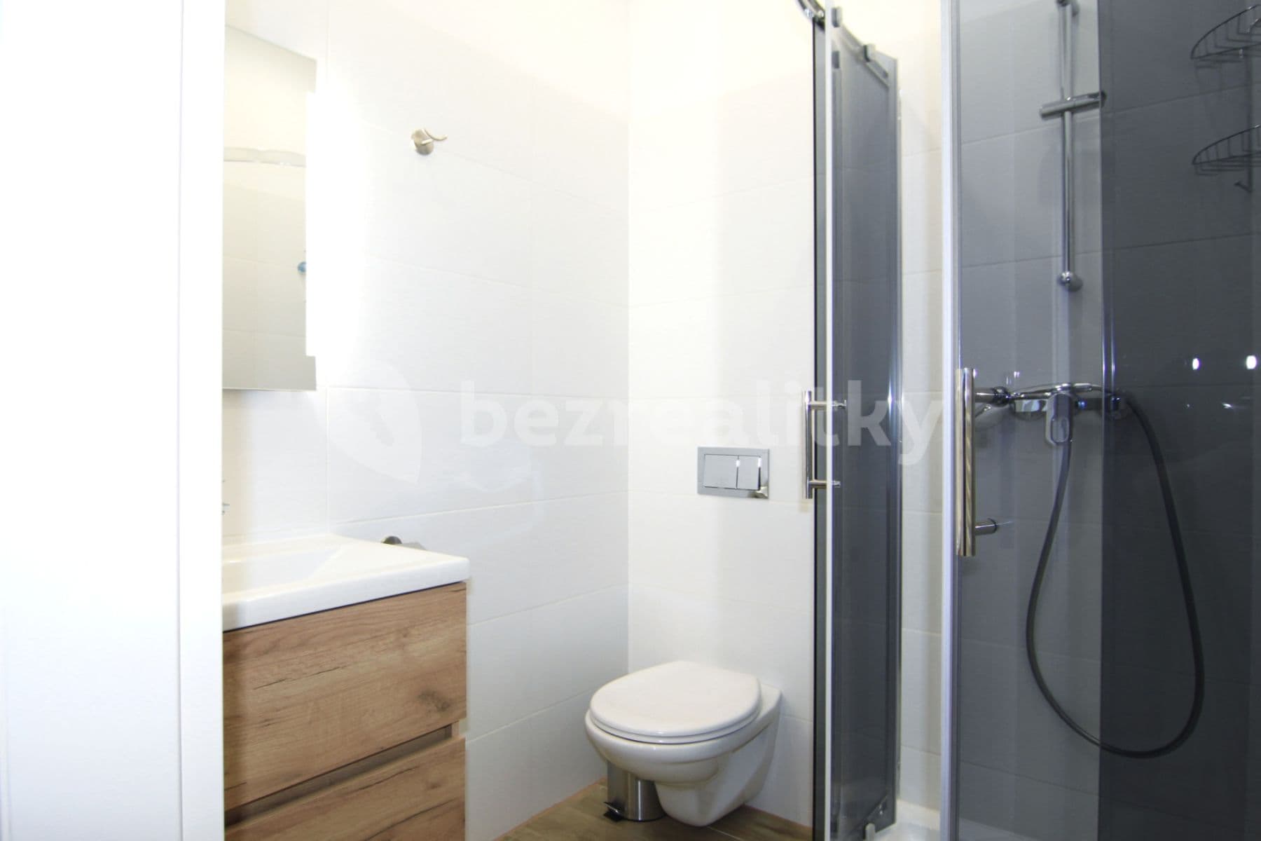 Prenájom bytu 45 m², Vřídelní, Karlovy Vary, Karlovarský kraj Prenájom bytu 45 m², Vřídelní, Karlovy Vary, Karlovarský kraj