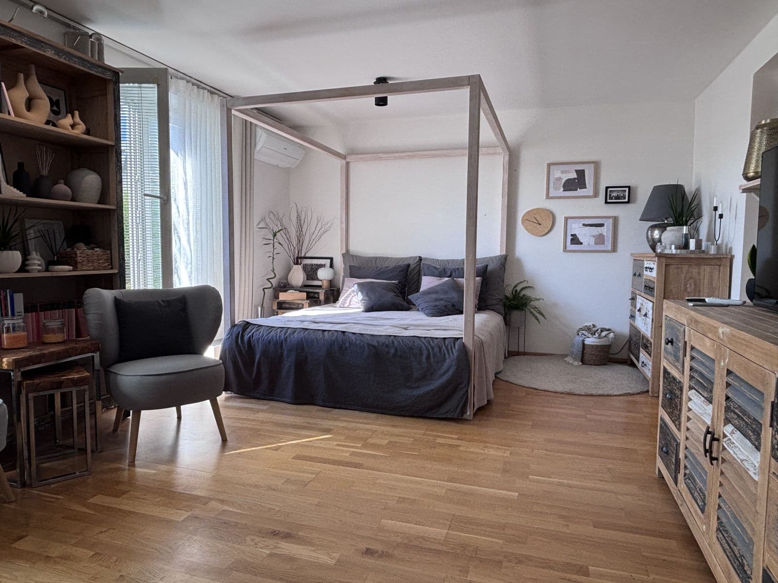 Prenájom bytu 42 m², Moskevská, Praha, Praha Prenájom bytu 42 m², Moskevská, Praha, Praha