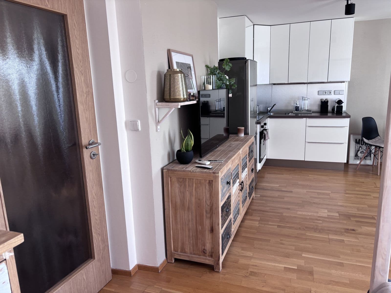 Prenájom bytu 42 m², Moskevská, Praha, Praha Prenájom bytu 42 m², Moskevská, Praha, Praha
