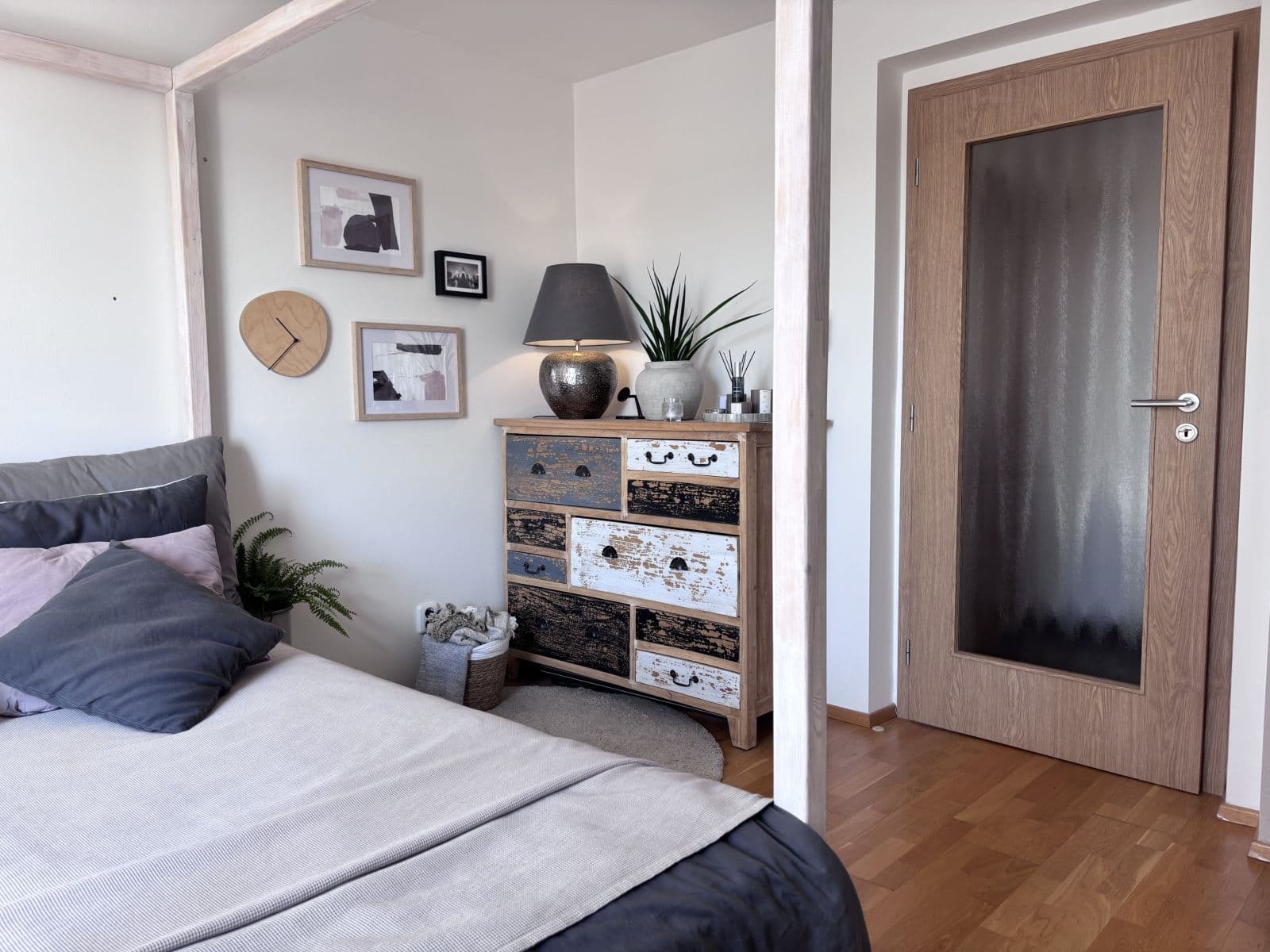 Prenájom bytu 42 m², Moskevská, Praha, Praha Prenájom bytu 42 m², Moskevská, Praha, Praha