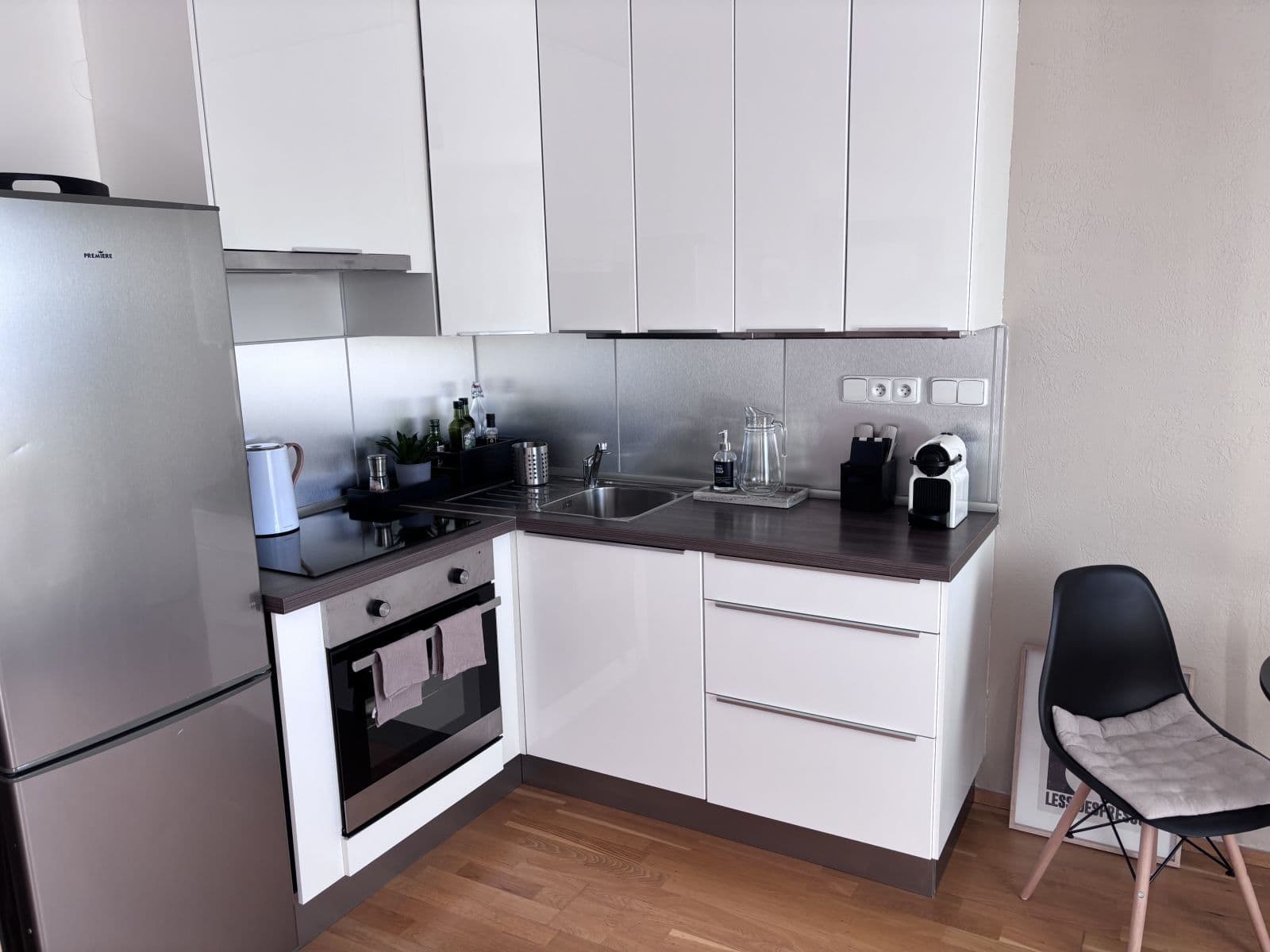 Prenájom bytu 42 m², Moskevská, Praha, Praha Prenájom bytu 42 m², Moskevská, Praha, Praha