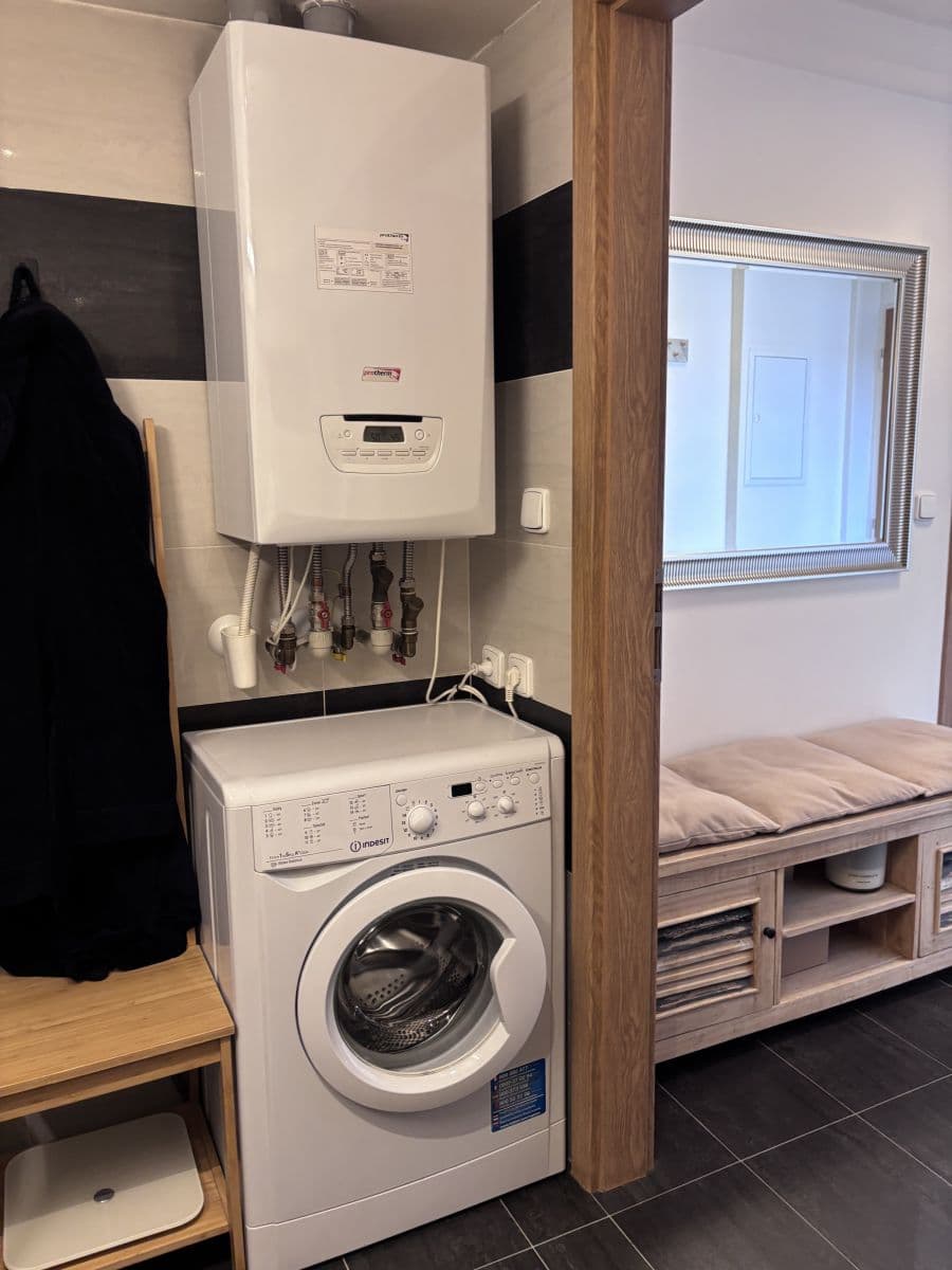 Prenájom bytu 42 m², Moskevská, Praha, Praha Prenájom bytu 42 m², Moskevská, Praha, Praha