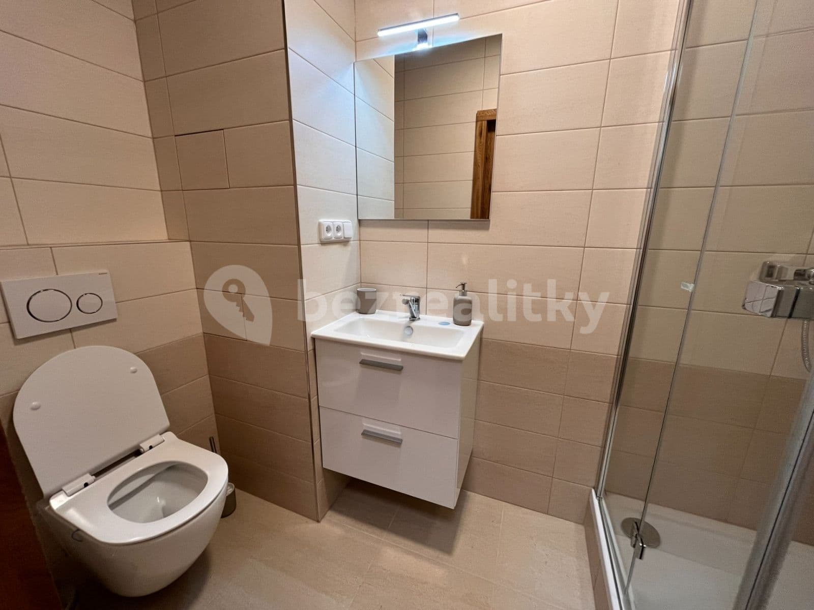 Prenájom bytu 3-izbový 65 m², Na Stezce, Praha, Praha Prenájom bytu 3-izbový 65 m², Na Stezce, Praha, Praha