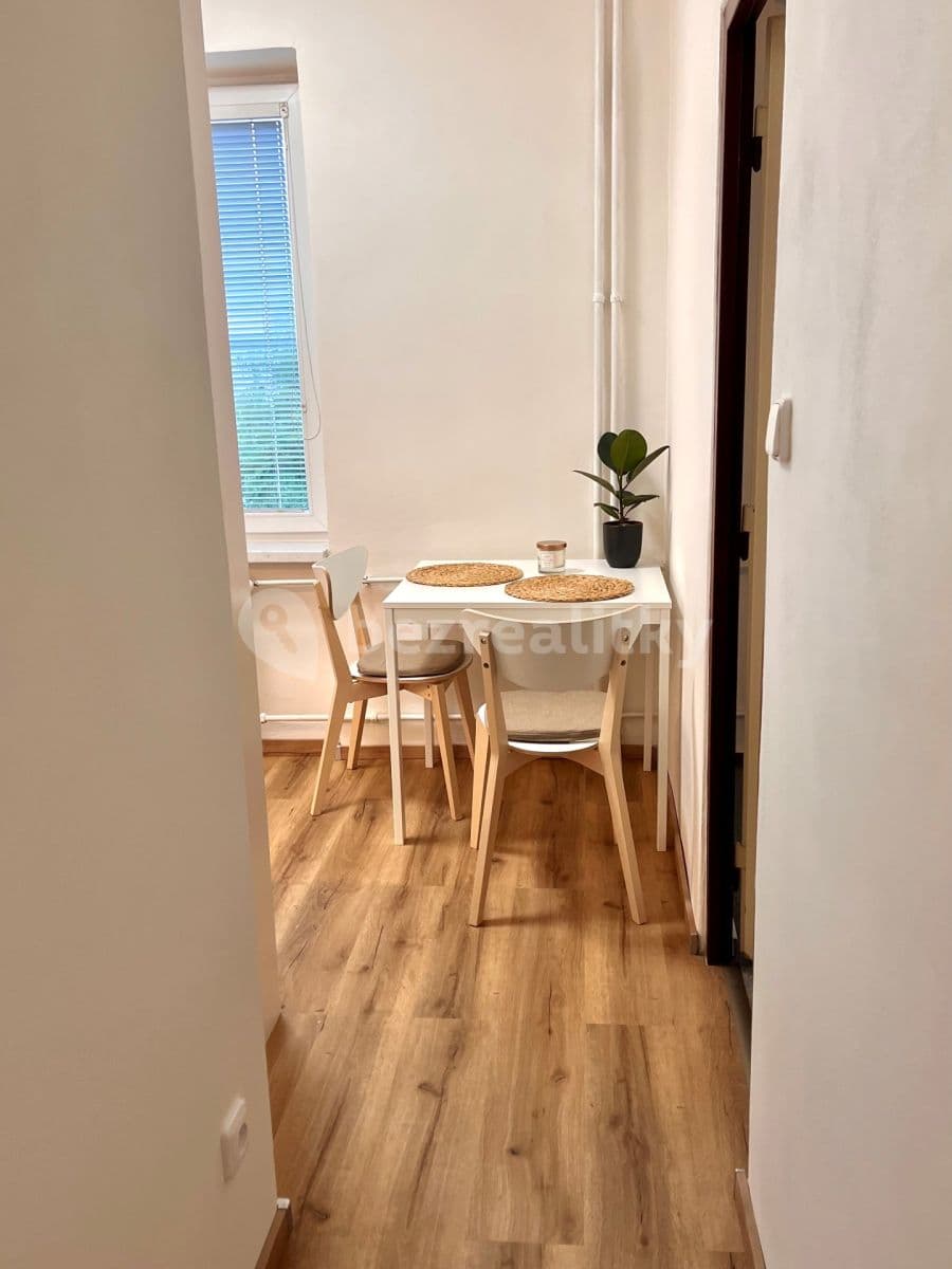 Prenájom bytu 3-izbový 65 m², Na Stezce, Praha, Praha Prenájom bytu 3-izbový 65 m², Na Stezce, Praha, Praha