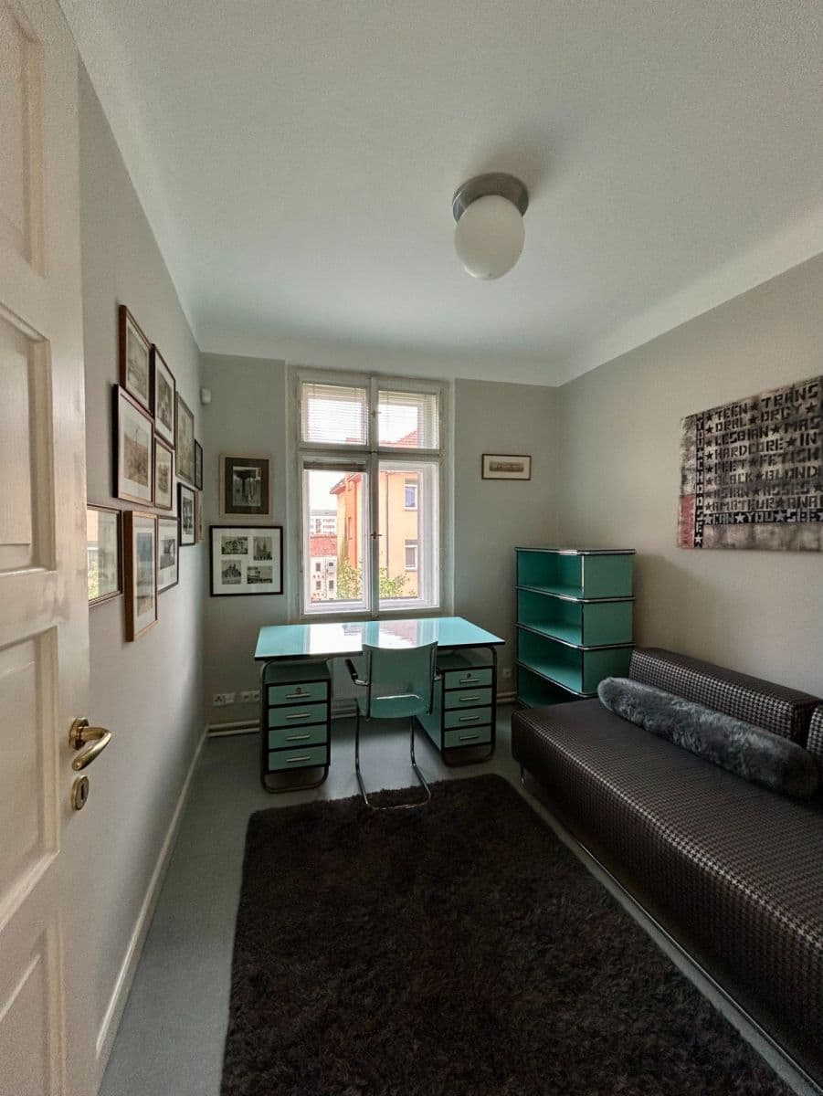 Prenájom bytu 3-izbový 73 m², Čajkovského, Praha, Praha Prenájom bytu 3-izbový 73 m², Čajkovského, Praha, Praha