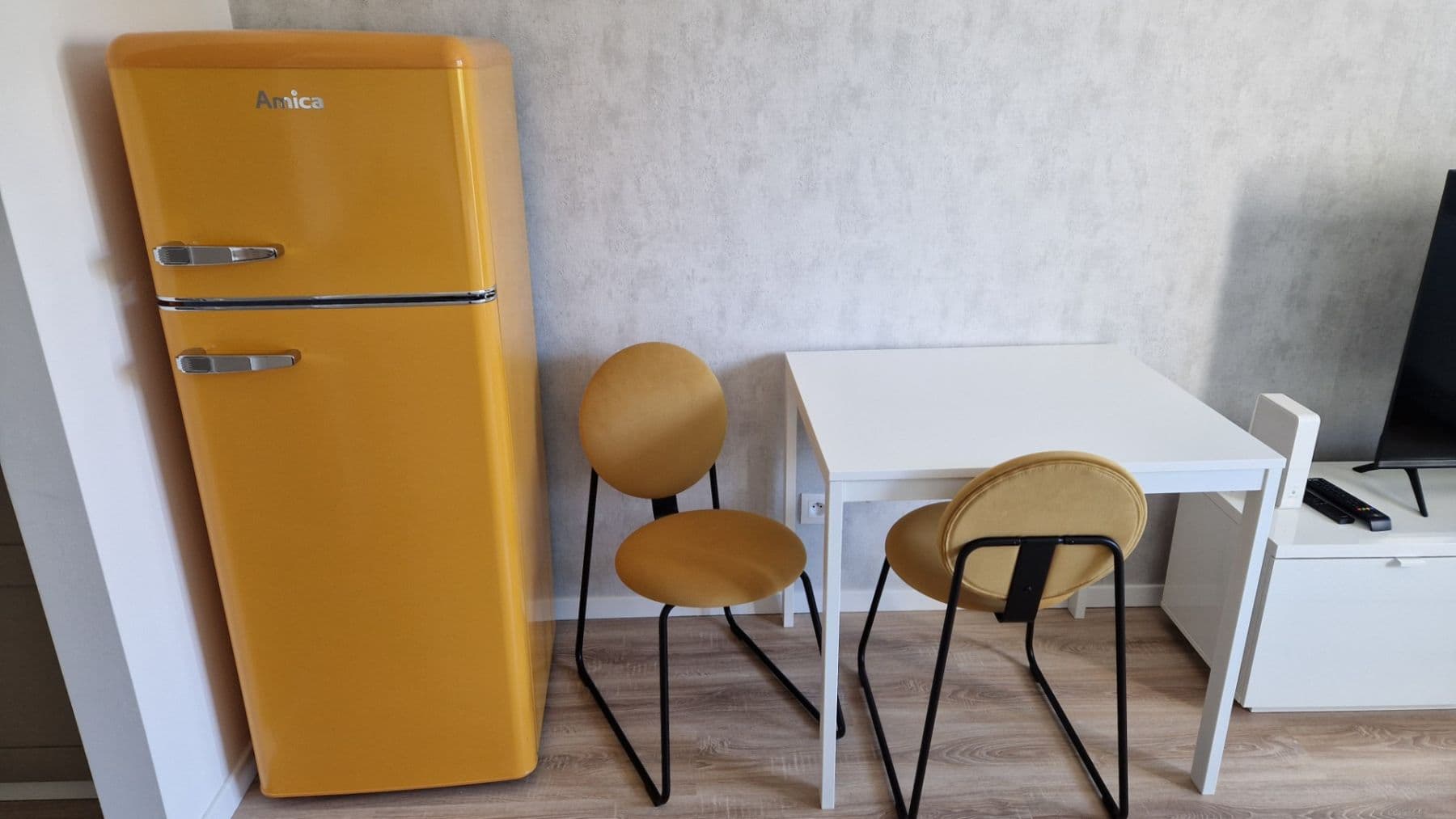 Prenájom bytu 1-izbový 24 m², Ivanská cesta, Ružinov, Bratislavský kraj Prenájom bytu 1-izbový 24 m², Ivanská cesta, Ružinov, Bratislavský kraj