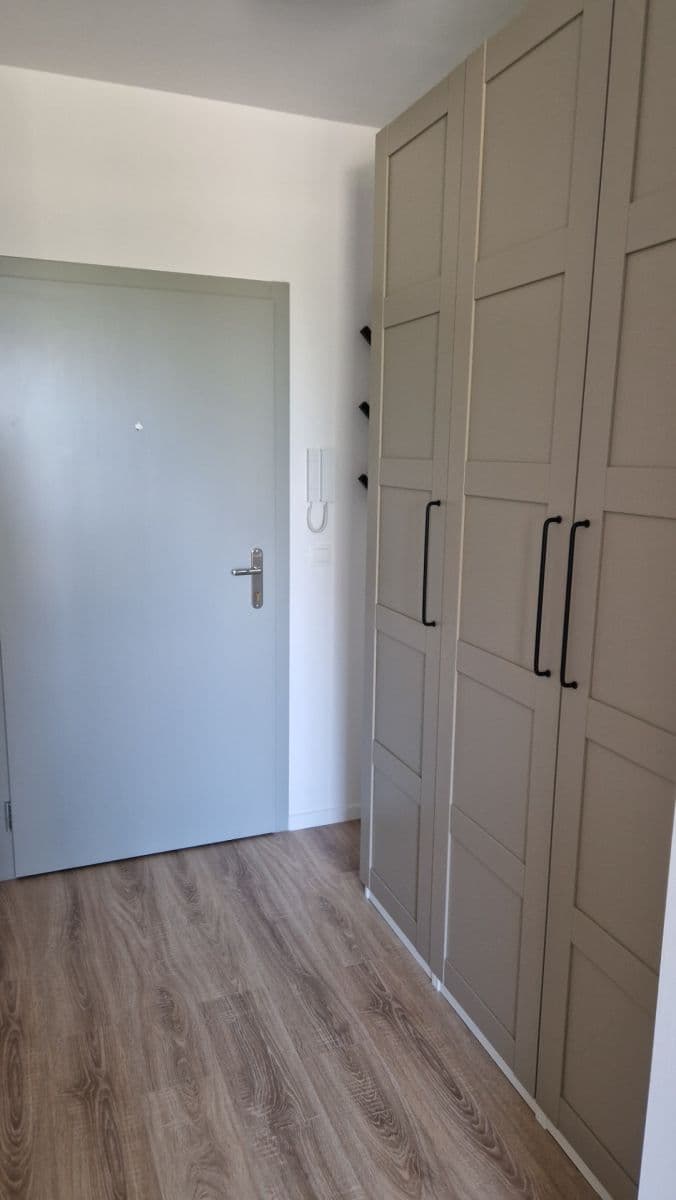 Prenájom bytu 1-izbový 24 m², Ivanská cesta, Ružinov, Bratislavský kraj Prenájom bytu 1-izbový 24 m², Ivanská cesta, Ružinov, Bratislavský kraj