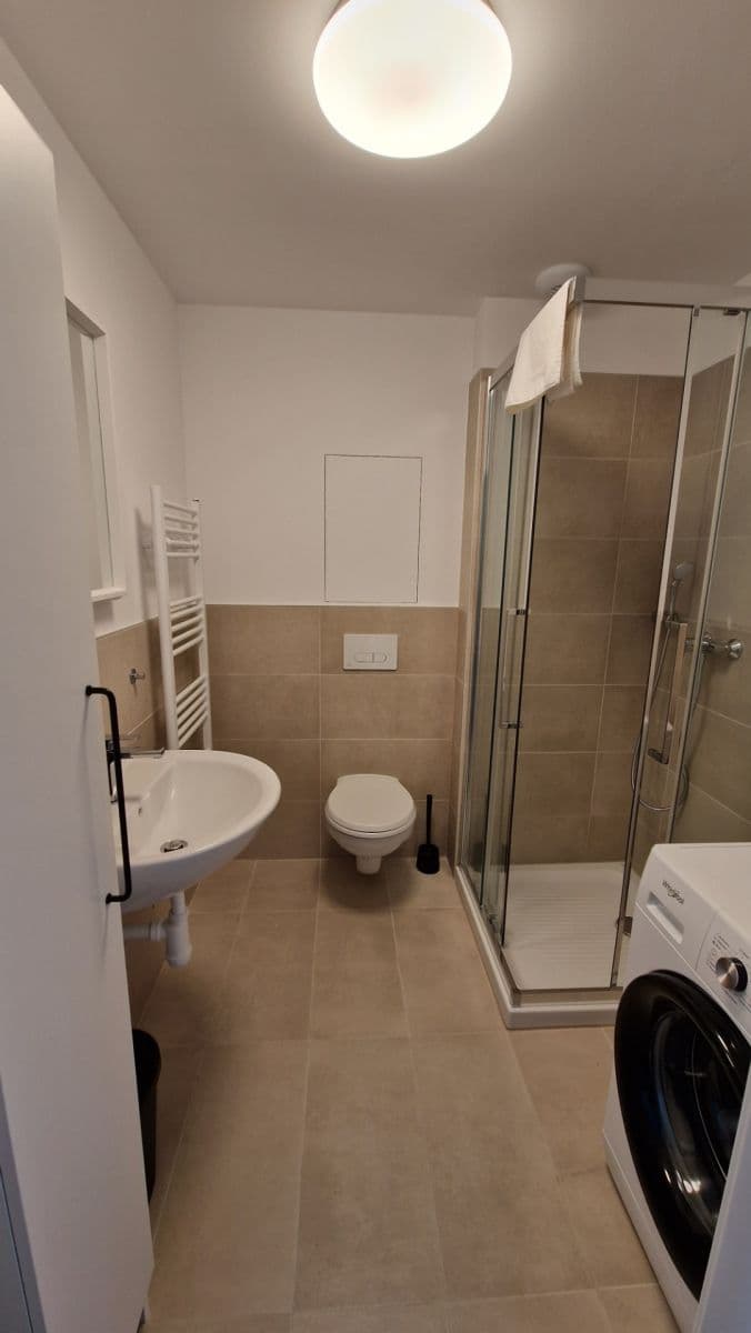 Prenájom bytu 1-izbový 24 m², Ivanská cesta, Ružinov, Bratislavský kraj Prenájom bytu 1-izbový 24 m², Ivanská cesta, Ružinov, Bratislavský kraj