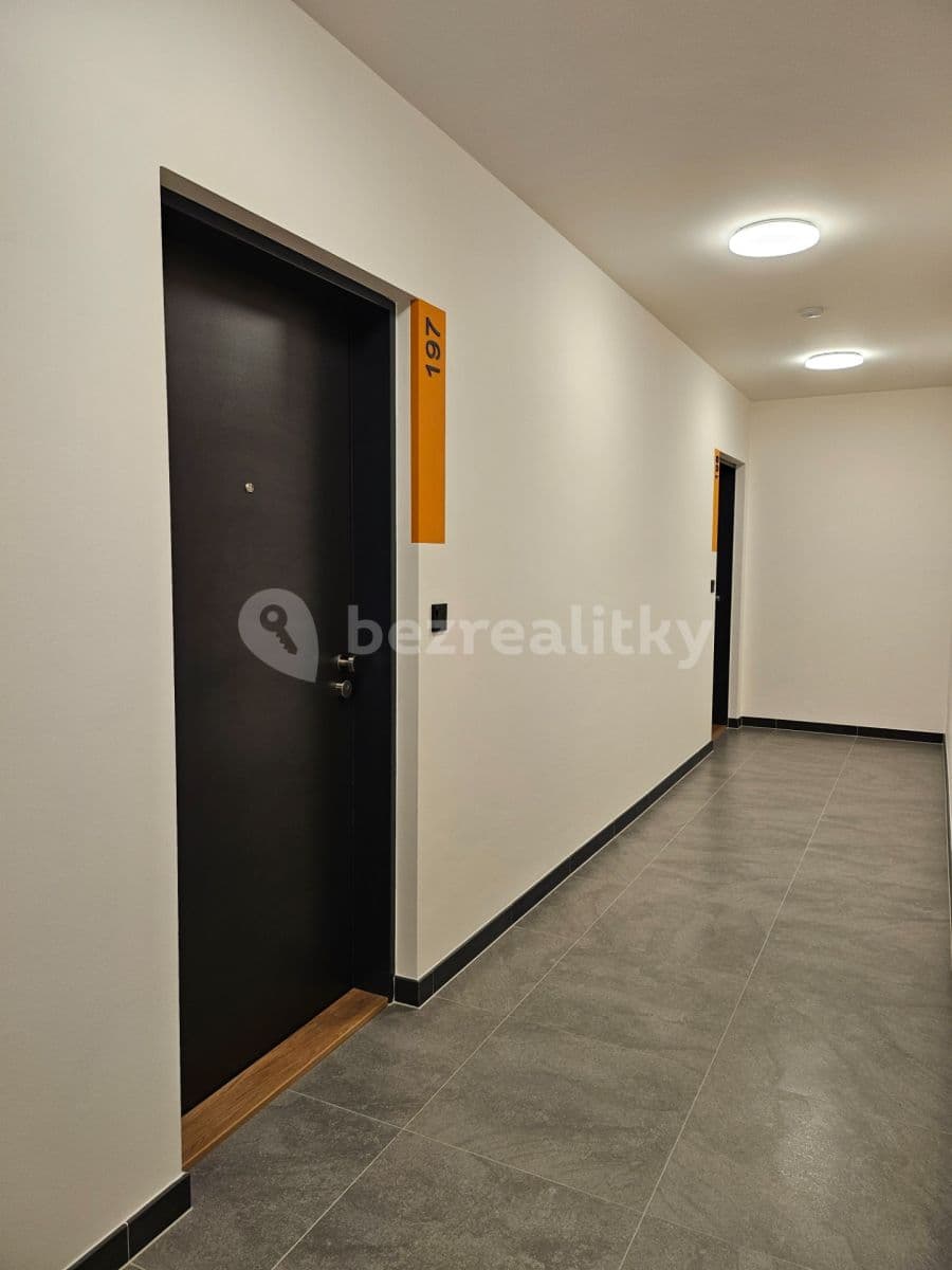 Prenájom bytu 1-izbový 37 m², K Jezeru, Praha, Praha Prenájom bytu 1-izbový 37 m², K Jezeru, Praha, Praha