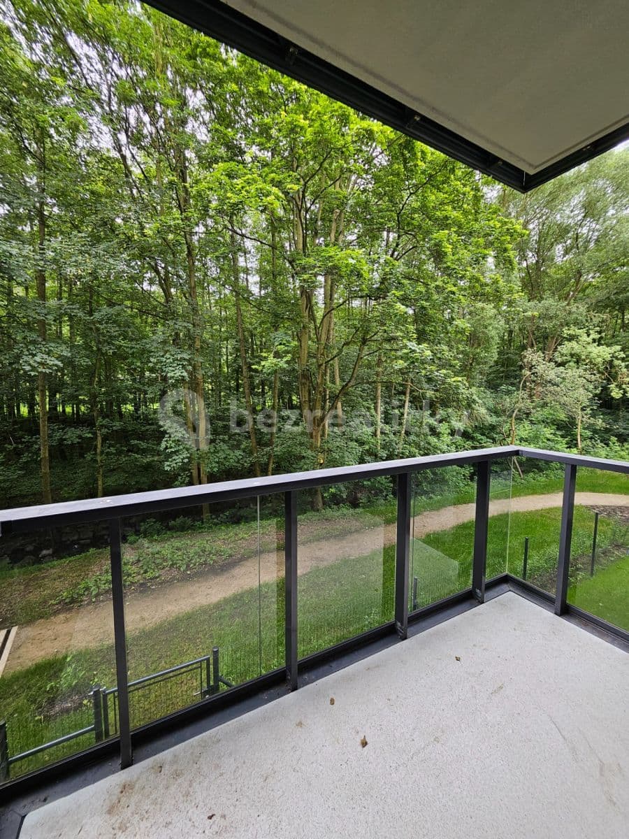 Prenájom bytu 1-izbový 37 m², K Jezeru, Praha, Praha Prenájom bytu 1-izbový 37 m², K Jezeru, Praha, Praha