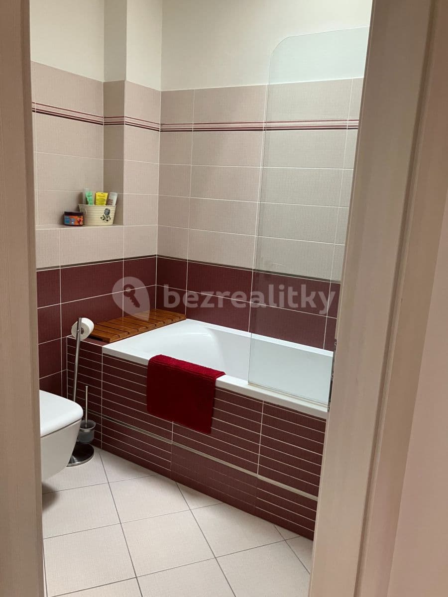 Prenájom domu 286 m², pozemok 447 m², Habrová, Horoměřice, Středočeský kraj Prenájom domu 286 m², pozemok 447 m², Habrová, Horoměřice, Středočeský kraj