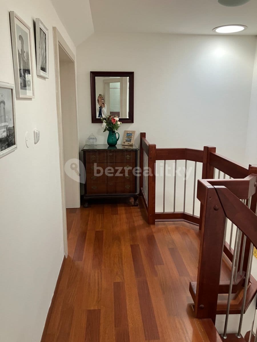 Prenájom domu 286 m², pozemok 447 m², Habrová, Horoměřice, Středočeský kraj Prenájom domu 286 m², pozemok 447 m², Habrová, Horoměřice, Středočeský kraj