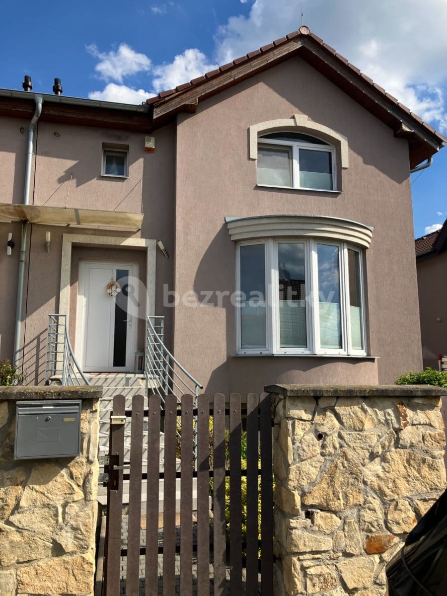 Prenájom domu 286 m², pozemok 447 m², Habrová, Horoměřice, Středočeský kraj Prenájom domu 286 m², pozemok 447 m², Habrová, Horoměřice, Středočeský kraj