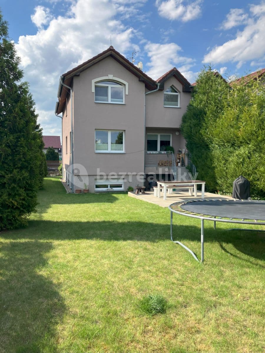 Prenájom domu 286 m², pozemok 447 m², Habrová, Horoměřice, Středočeský kraj Prenájom domu 286 m², pozemok 447 m², Habrová, Horoměřice, Středočeský kraj