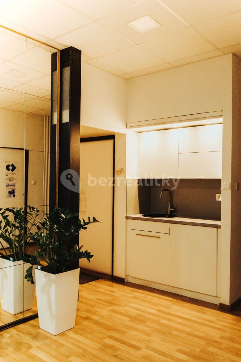 Prenájom kancelárie 25 m², Husova, Brno, Jihomoravský kraj Prenájom kancelárie 25 m², Husova, Brno, Jihomoravský kraj