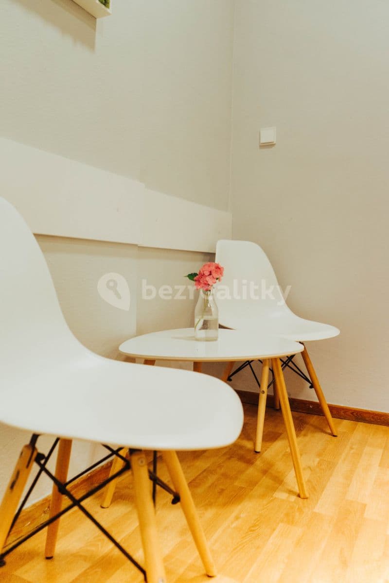 Prenájom kancelárie 25 m², Husova, Brno, Jihomoravský kraj Prenájom kancelárie 25 m², Husova, Brno, Jihomoravský kraj