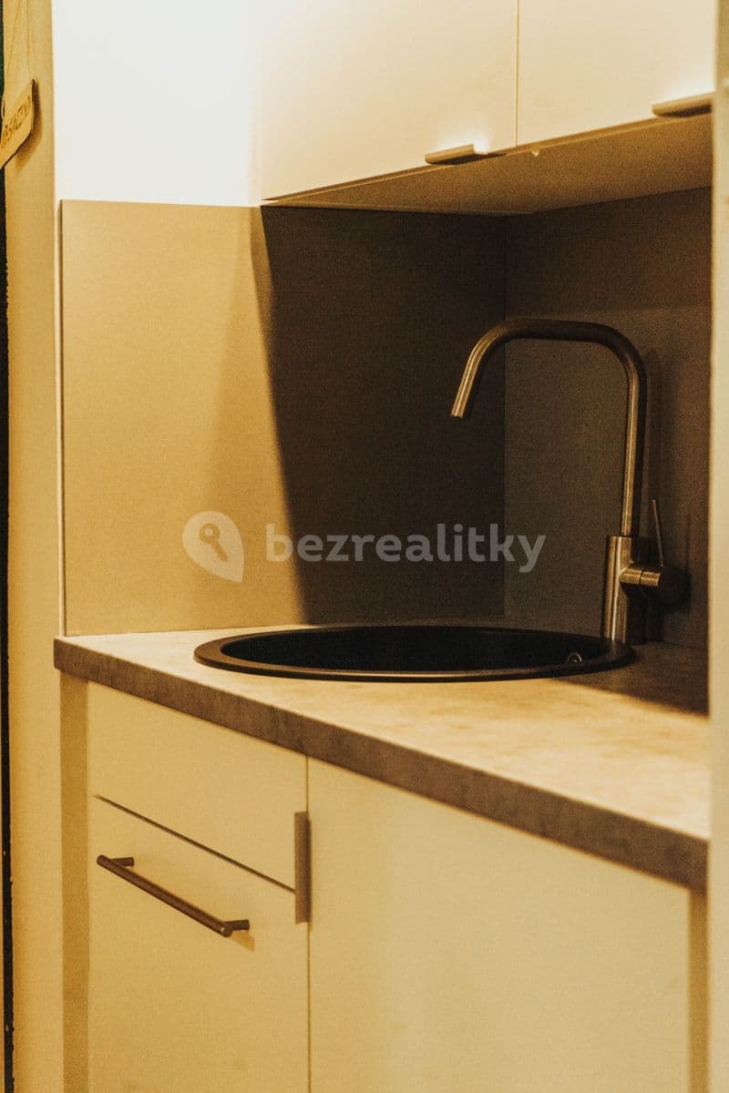 Prenájom kancelárie 25 m², Husova, Brno, Jihomoravský kraj Prenájom kancelárie 25 m², Husova, Brno, Jihomoravský kraj