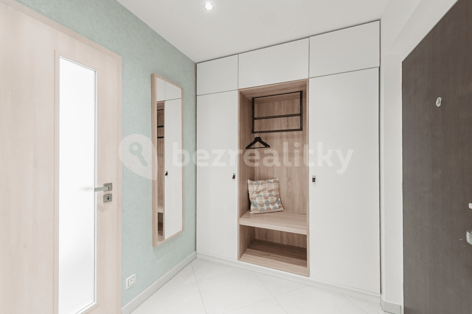 Prenájom bytu 1-izbový 39 m², Patočkova, Praha, Praha Prenájom bytu 1-izbový 39 m², Patočkova, Praha, Praha