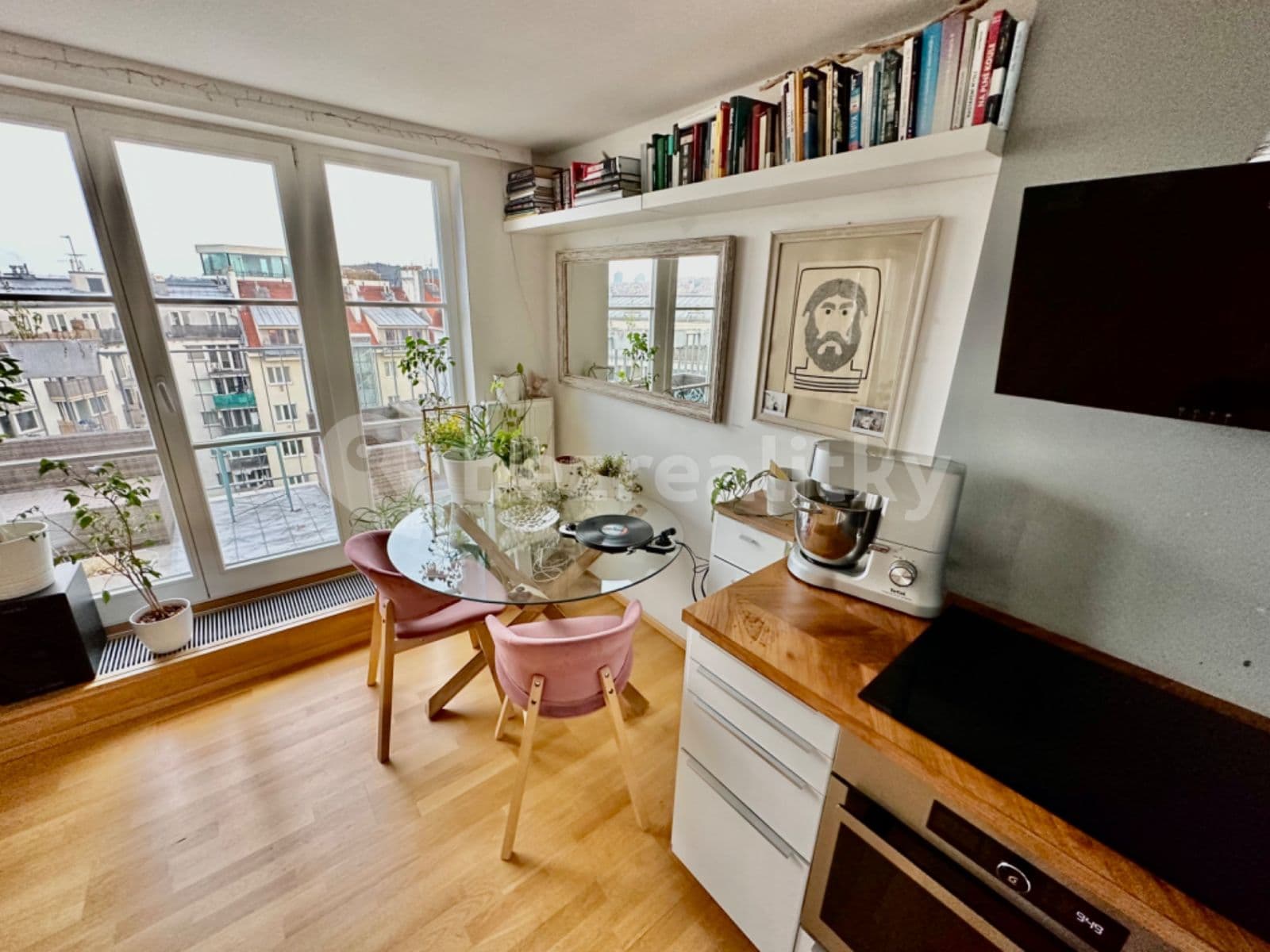 Prenájom bytu 2-izbový 48 m², U Křížku, Praha, Praha Prenájom bytu 2-izbový 48 m², U Křížku, Praha, Praha