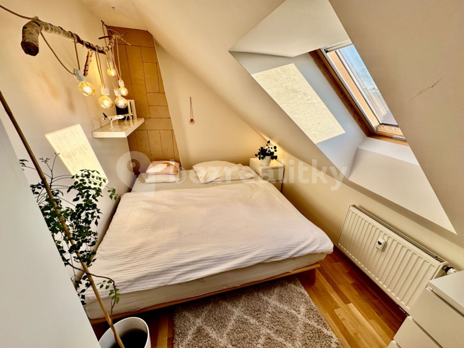 Prenájom bytu 2-izbový 48 m², U Křížku, Praha, Praha Prenájom bytu 2-izbový 48 m², U Křížku, Praha, Praha