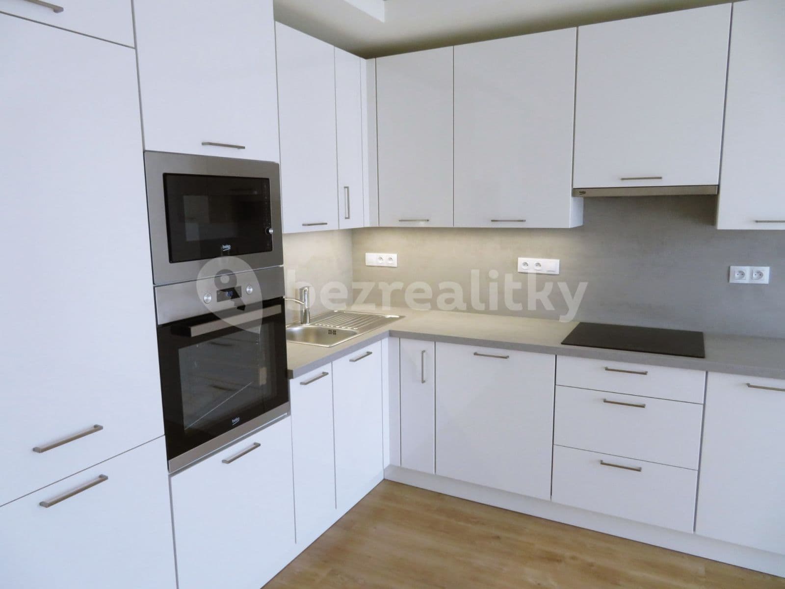 Prenájom bytu 1-izbový 29 m², Mukařovského, Praha, Praha Prenájom bytu 1-izbový 29 m², Mukařovského, Praha, Praha