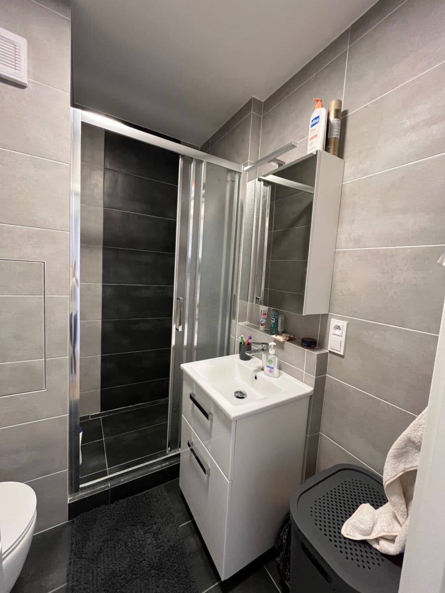 Prenájom bytu 1-izbový 35 m², Sídliště Osvobození, Vyškov, Jihomoravský kraj Prenájom bytu 1-izbový 35 m², Sídliště Osvobození, Vyškov, Jihomoravský kraj