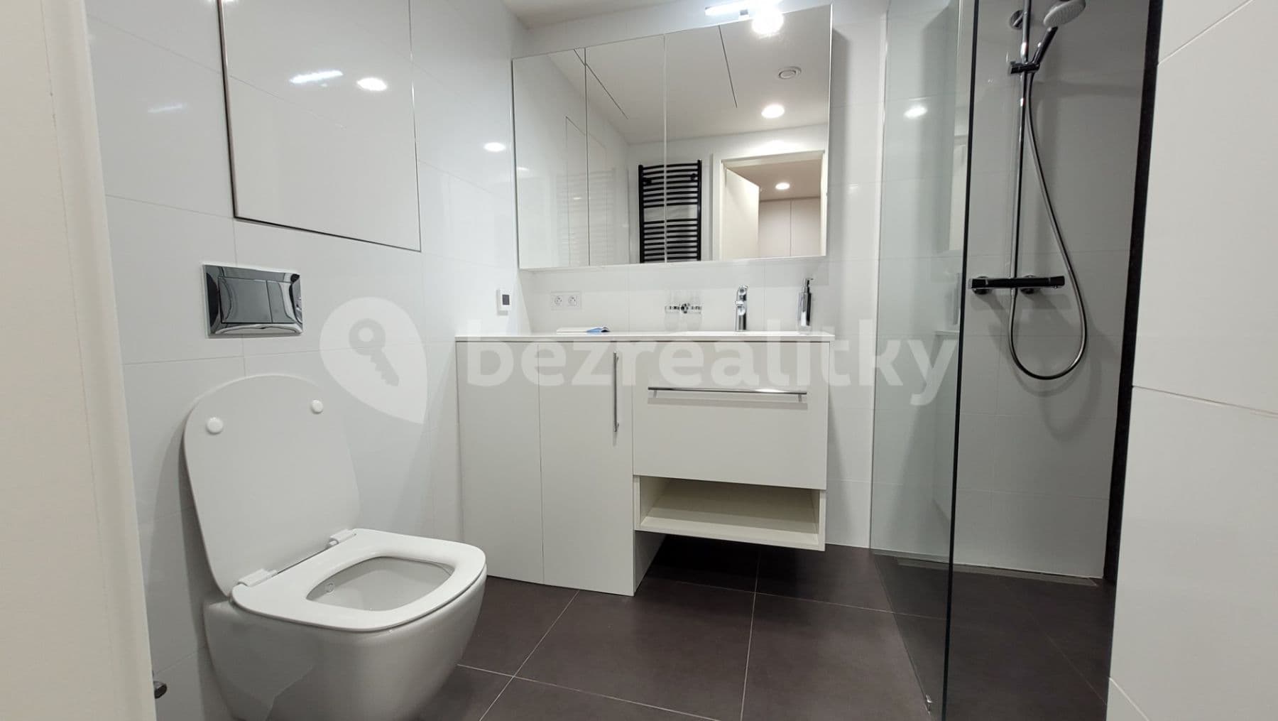 Prenájom bytu 1-izbový 31 m², Mukařovského, Praha, Praha Prenájom bytu 1-izbový 31 m², Mukařovského, Praha, Praha